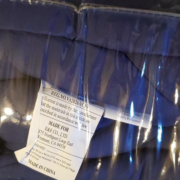 Twin comforter NEW - Picture 3 of 3